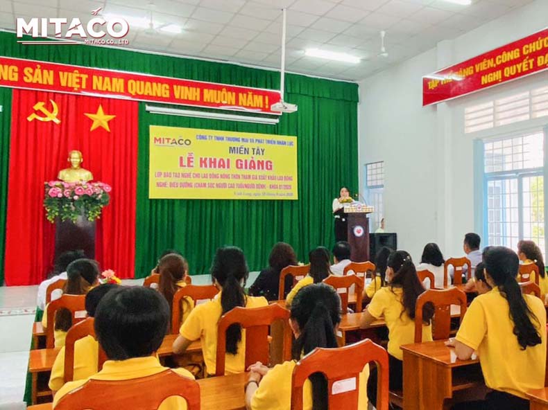 Lễ khai giảng lớp điều dưỡng chăm sóc người cao tuổi & người bệnh